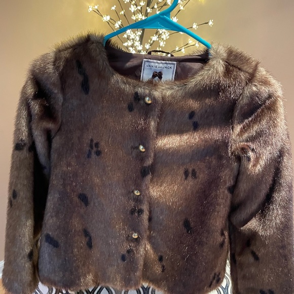 SOLD!!! Beautiful Janie and Jack fur coat. Size 7-8 - Picture 2 of 4